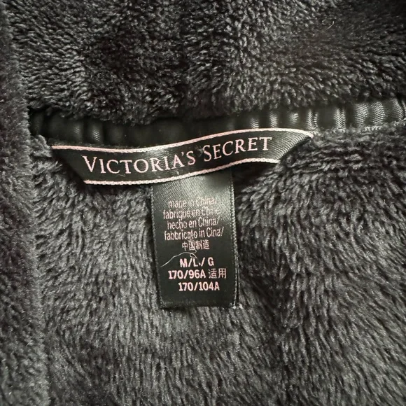 Victoria Secret Robe - Picture 2 of 3